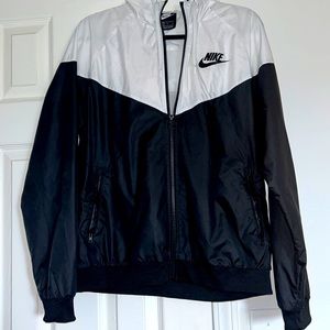 Women’s Nike rain jacket - size L